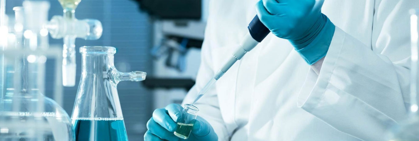 detalhe de experimento em tubos de ensaio em laboratório da nestle skin health